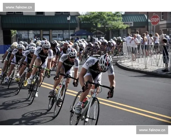 全程挑战极限速度与耐力的公路自行车赛 精英选手角逐巅峰荣誉