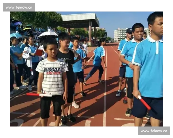 激烈角逐激情飞扬 皮划艇比赛展现水上速度与力量的完美结合